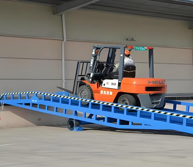 临沧移动式卸货平台（叉车用）